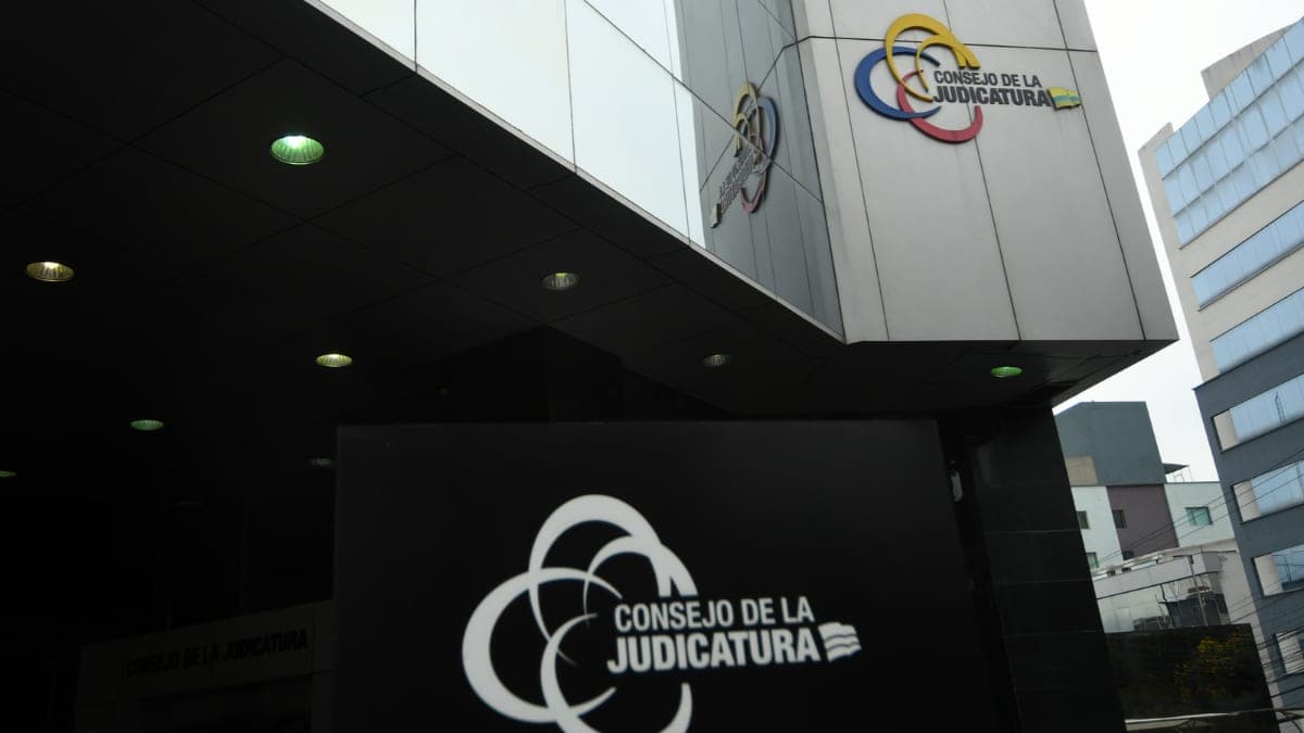 CJ