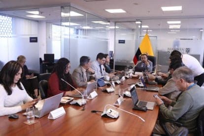 Comisión de Gobiernos Autónomos aprueba informe con alertas patrimoniales sobre 95 alcaldes y prefectos