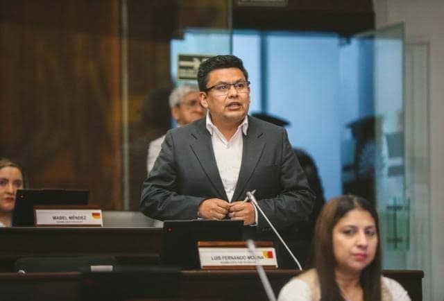 Luis Fernando Molina pide información a Andrés Fantoni sobre el concurso para fiscal general