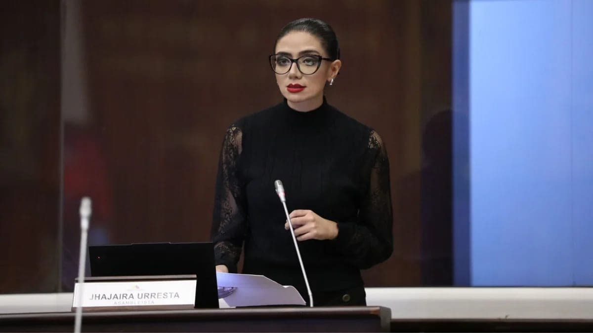 Jhajaira Urresta recibe abucheos y cuestionamientos durante un acto en la Universidad Central