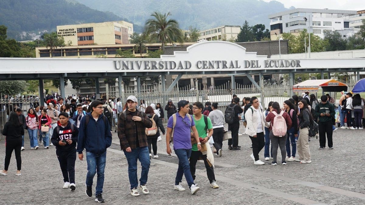 Integrantes de la comunidad universitaria llaman a organizarse contra el autoritarismo y cuestionan al Gobierno de Noboa