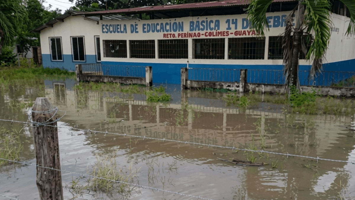 3.873 unidades educativas de la Costa están en riesgo ante una posible llegada de El Niño