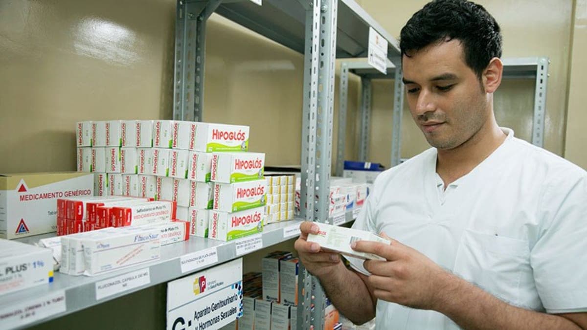 Federación Médica responde a Noboa: “El médico no compra los medicamentos ni administra las bodegas”
